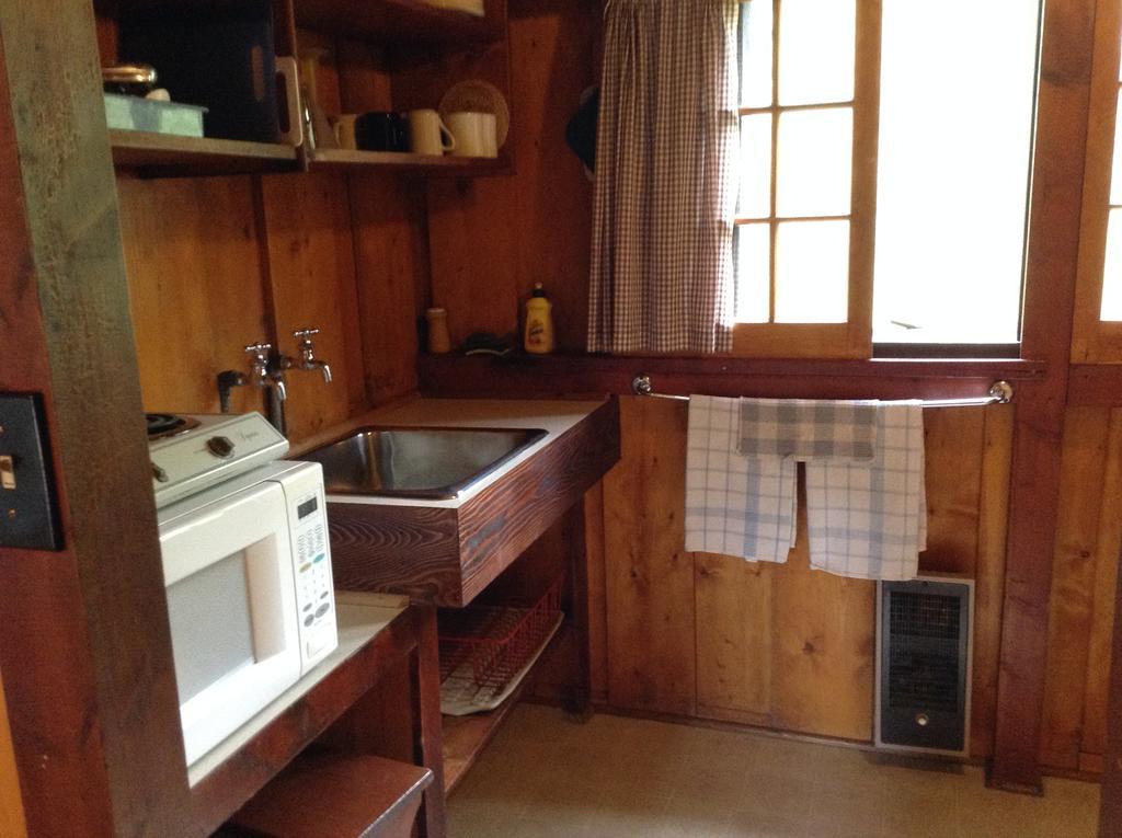 Addison'S Bungalows Brisco Room photo