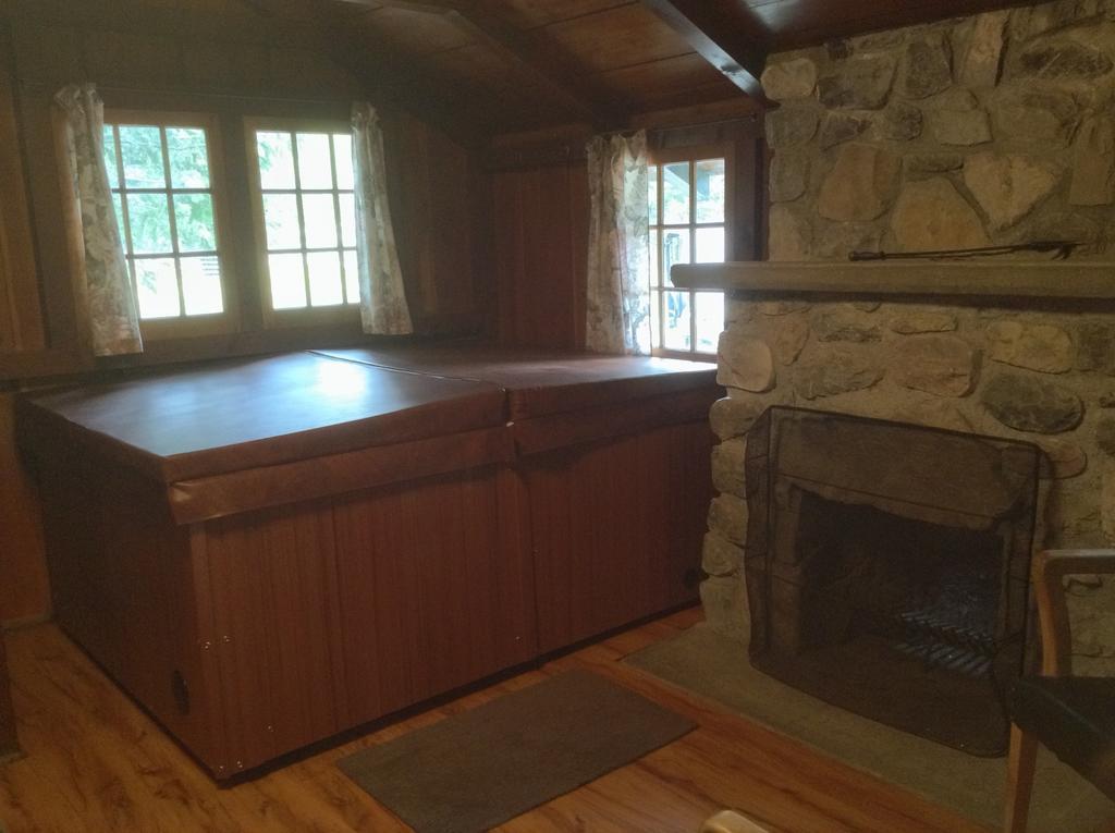 Addison'S Bungalows Brisco Room photo